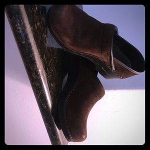 Dansko espresso brown clogs